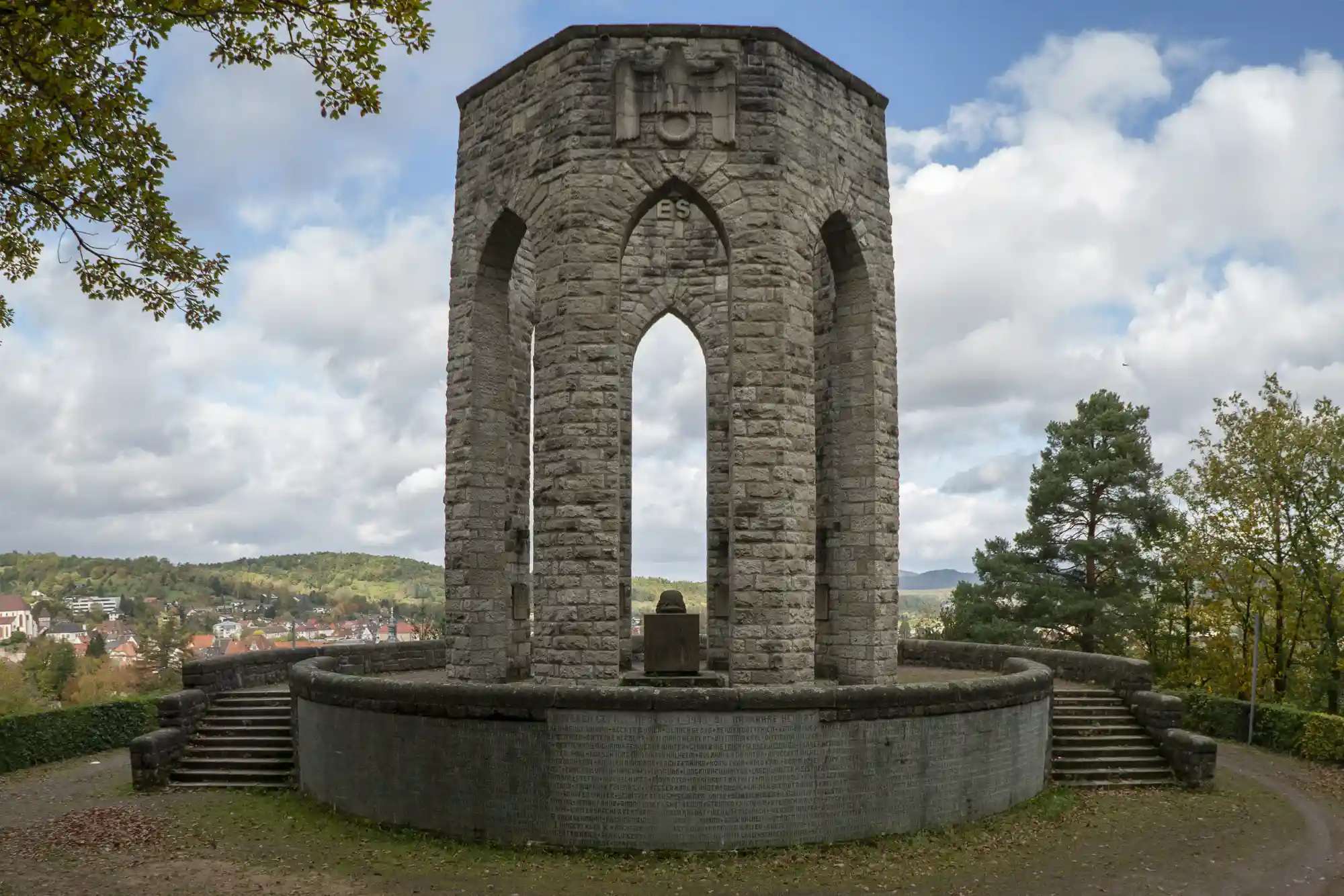 Foto für das Publikationsprojekt „IN STEIN GEMEISSELT“ über die Gefallenendenkmäler des Ersten Weltkriegs in Baden‑Württemberg. Foto:Gustavo Alàbiso