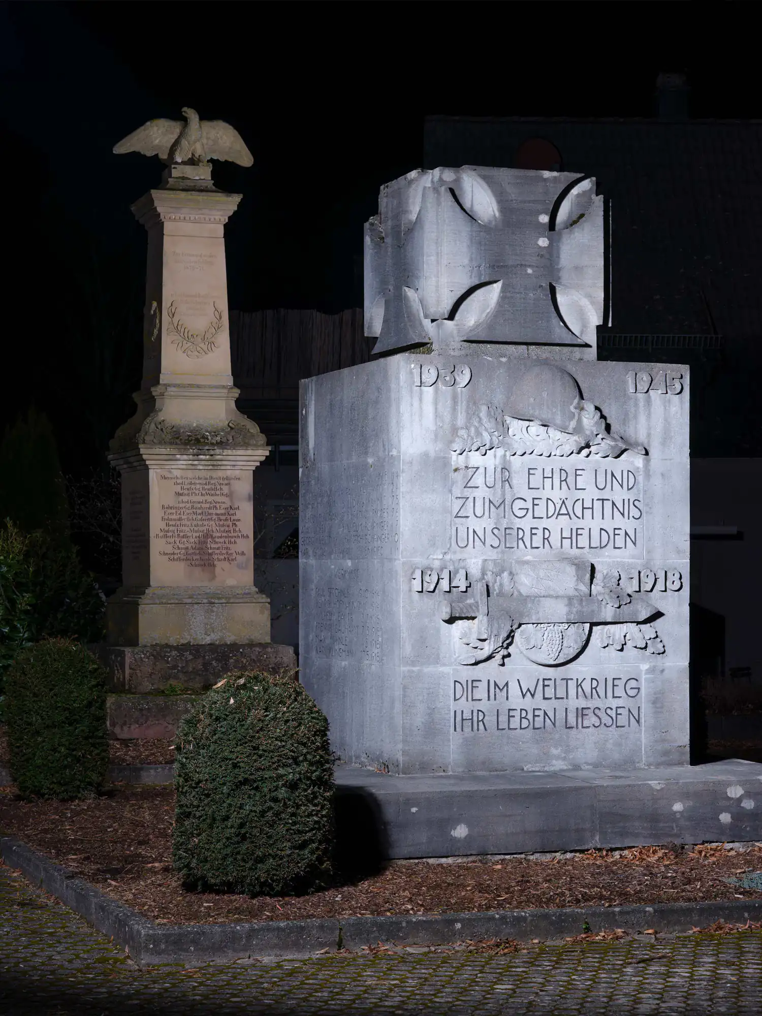 Foto für das Publikationsprojekt „IN STEIN GEMEISSELT“ über die Gefallenendenkmäler des Ersten Weltkriegs in Baden‑Württemberg. Foto: Gustavo Alàbiso